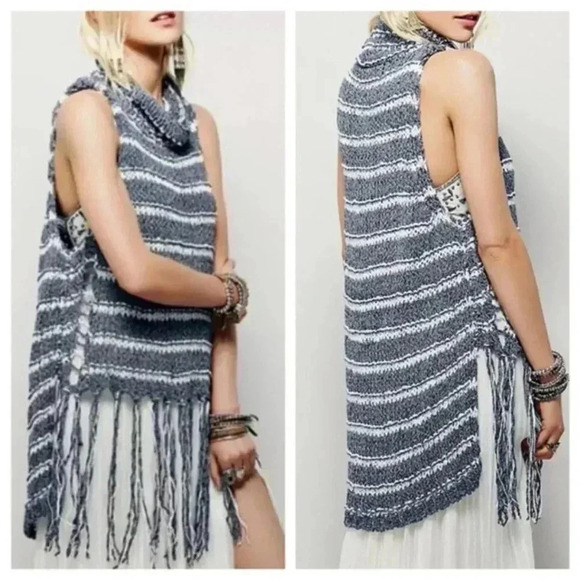 FREE PEOPLE Folksong Fringe Turtle Neck Cowl Tunic
Sweater Size XS - Picture 4 of 8